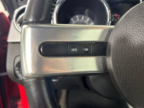 Used 2007 Ford Mustang Convertible RWD image 17