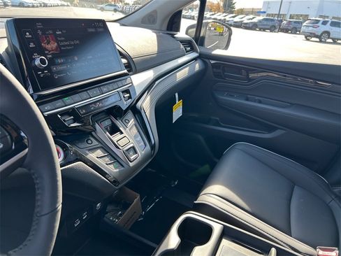 New 2026 Honda Odyssey Touring image 23