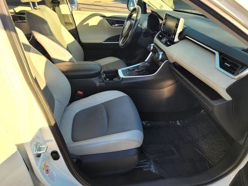 Used 2019 Toyota RAV4 Limited image 20