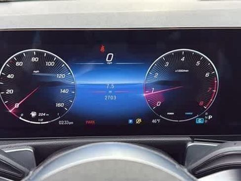 Used 2025 Mercedes-Benz GLB 250 4MATIC image 19