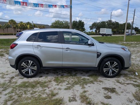 Used 2025 Mitsubishi Outlander Sport AWD image 3
