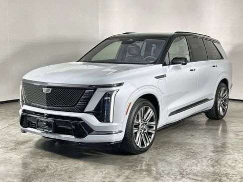 Certified 2026 Cadillac Vistiq Platinum w/ LPO, Floor Liner Package AWD/4WD image 4