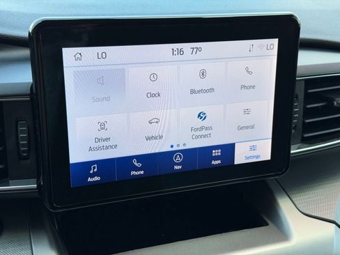 Used 2022 Ford Explorer XLT w/ Equipment Group 202A image 16