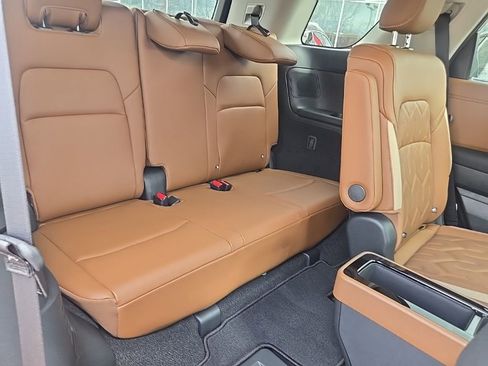 New 2026 Nissan Pathfinder Platinum AWD/4WD image 37