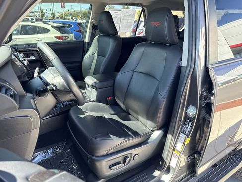 Used 2019 Toyota 4Runner TRD Off-Road Premium AWD/4WD image 11