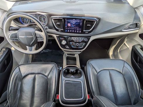 Certified 2020 Chrysler Pacifica Limited w/ Advanced Safetytec Group FWD image 21