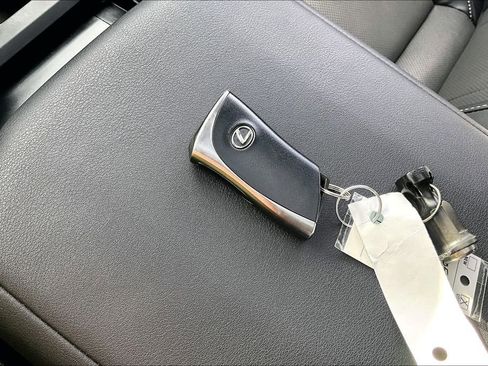 Used 2025 Lexus GX 550 w/ Accessory Package (2T) image 14