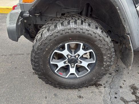 Used 2023 Jeep Wrangler Unlimited Rubicon w/ Cold Weather Group AWD/4WD image 10