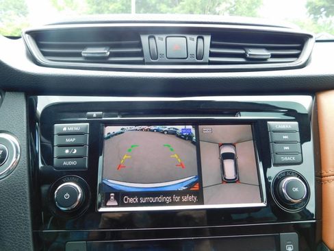 Used 2018 Nissan Rogue SL w/ Premium Package FWD image 13