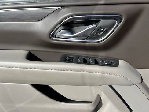 Used 2024 Chevrolet Suburban LT image 22