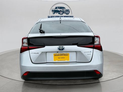 Used 2021 Toyota Prius XLE image 4
