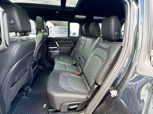 Used 2023 Land Rover Defender 110 X-Dynamic SE AWD/4WD image 27