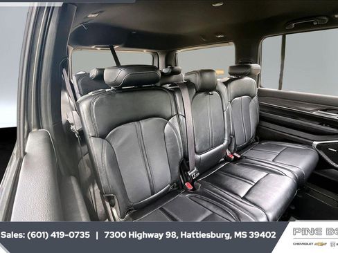 Used 2024 Jeep Wagoneer Series II w/ Flexible Seating Group AWD/4WD image 20