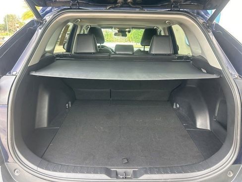 Used 2020 Toyota RAV4 XLE Premium FWD image 8