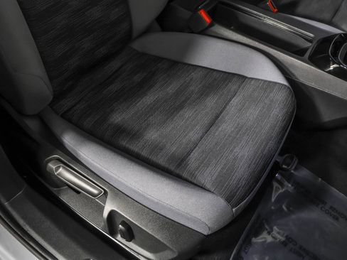 Used 2022 Volkswagen ID.4 Pro image 45