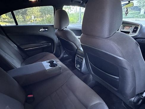 Used 2014 Dodge Charger SE RWD image 11