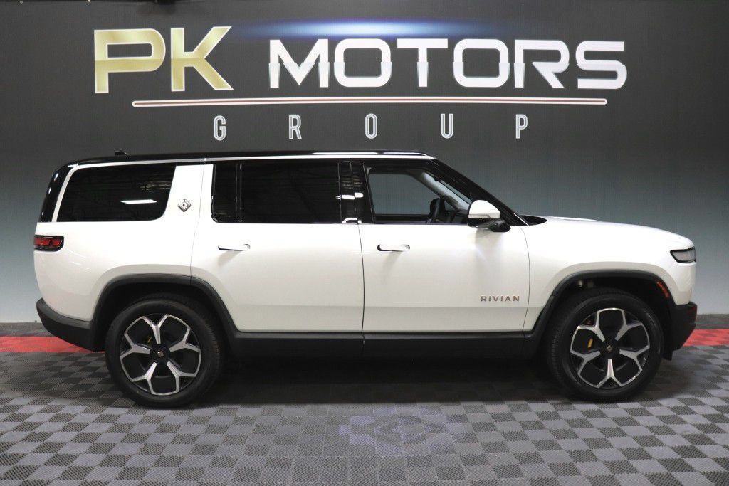 Used 2023 Rivian R1S Adventure Quad AWD/4WD image 10