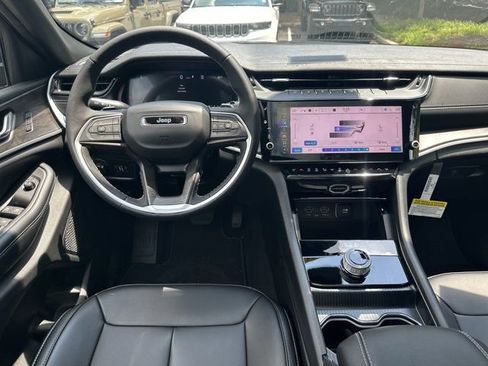 New 2026 Jeep Grand Cherokee Limited RWD image 21
