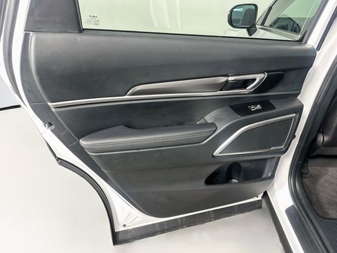 Used 2025 Kia Telluride S FWD image 28