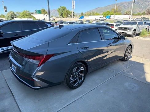 Used 2026 Hyundai Elantra Limited w/ Cargo Package FWD image 4