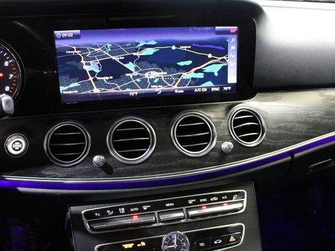 Used 2018 Mercedes-Benz E 300 image 30