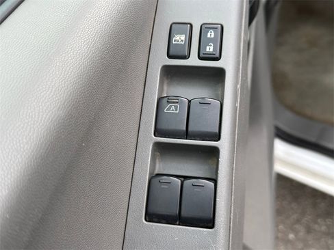 Used 2015 Nissan Frontier SV image 22