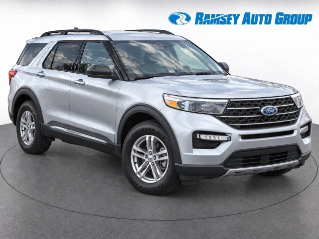 Used 2021 Ford Explorer XLT w/ Equipment Group 202A AWD/4WD image 7