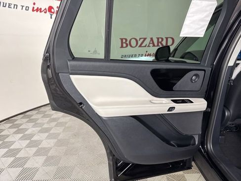 New 2026 Lincoln Aviator 2WD image 18