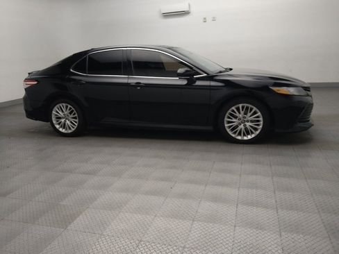 Used 2018 Toyota Camry XLE w/ Driver Assist Package image 11