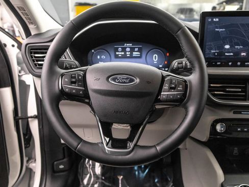 Used 2024 Ford Escape Platinum w/ Premium Technology Package image 24