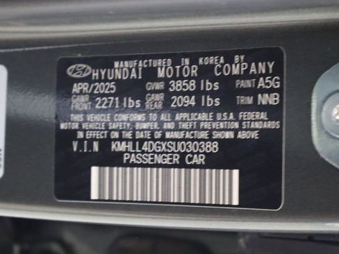 Used 2025 Hyundai Elantra SE FWD image 30
