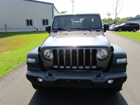 Used 2018 Jeep Wrangler Unlimited Sport S image 3