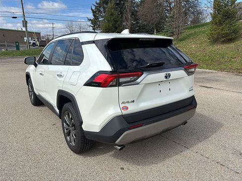 Used 2022 Toyota RAV4 Limited AWD/4WD image 2