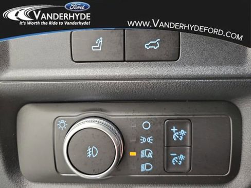 Used 2022 Ford Expedition Limited image 23