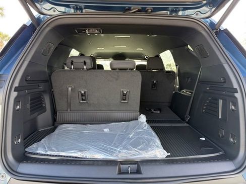 New 2026 Chevrolet Traverse LT image 9