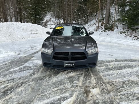 Used 2014 Dodge Charger SE image 2