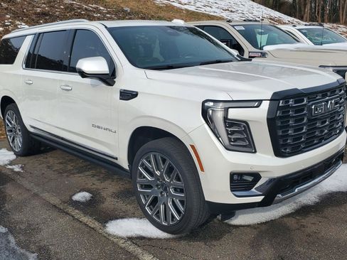 Used 2025 GMC Yukon XL Denali Ultimate w/ LPO, Floor Liner Package image 2