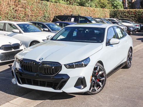 New 2027 BMW i5 eDrive40 w/ M Sport Package RWD image 1