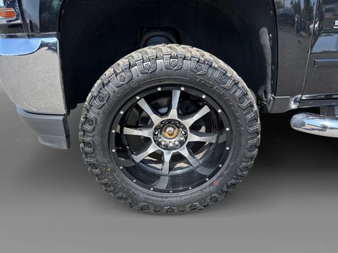 Used 2018 Chevrolet Silverado 1500 LT w/ All Star Edition AWD/4WD image 9