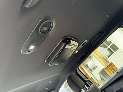 Used 2018 Chrysler Pacifica Touring Plus w/ S Appearance Package image 16