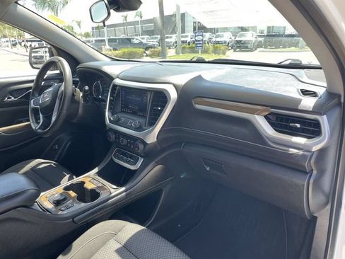 Used 2023 GMC Acadia SLE w/ Driver Convenience Package FWD image 28