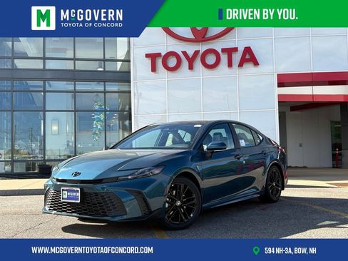 New 2026 Toyota Camry SE FWD image 1