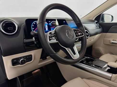 Used 2023 Mercedes-Benz GLA 250 4MATIC w/ Premium Package image 20