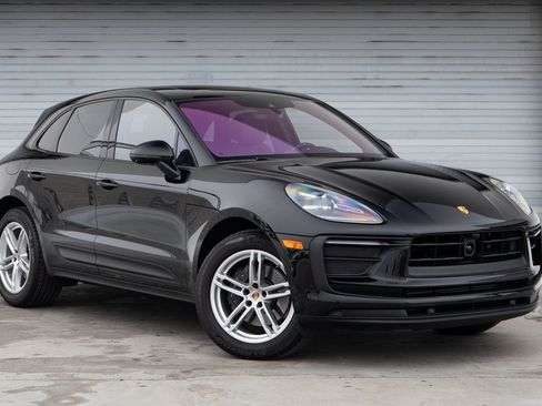 Certified 2025 Porsche Macan image 10