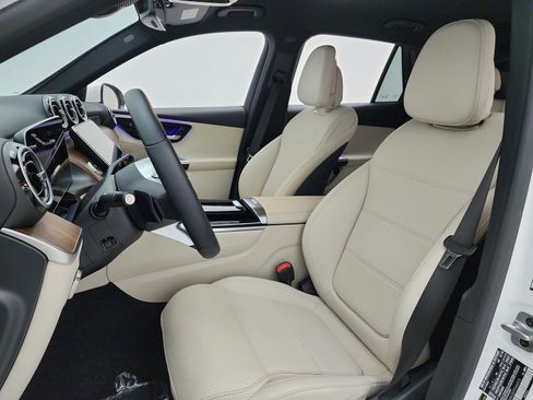 Used 2026 Mercedes-Benz GLC 300 image 13