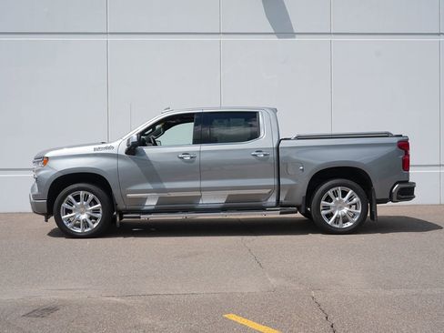 Certified 2025 Chevrolet Silverado 1500 High Country w/ High Country Premium Package AWD/4WD image 6