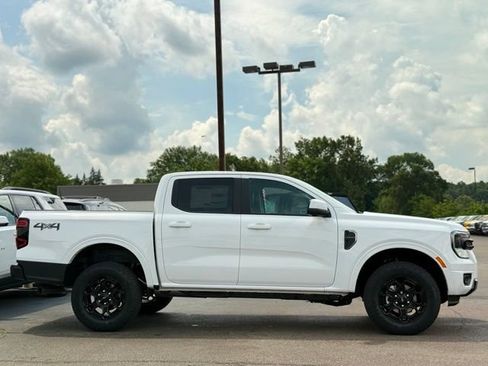 New 2026 Ford Ranger Lariat w/ Black Appearance Package AWD/4WD image 37