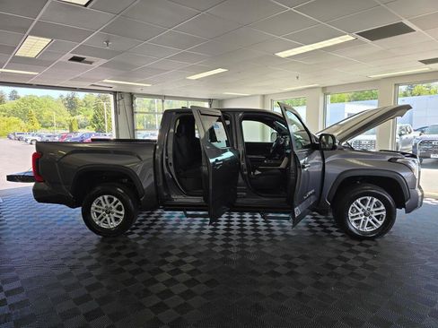 Used 2025 Toyota Tundra SR5 w/ SR5 Convenience Package AWD/4WD image 16