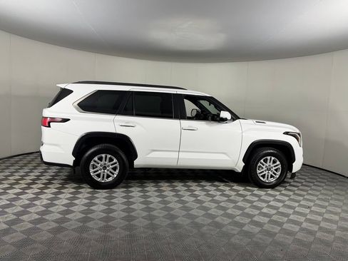 Used 2025 Toyota Sequoia SR5 AWD/4WD image 5