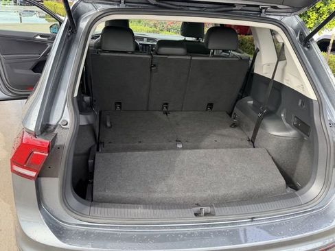 Used 2019 Volkswagen Tiguan SE w/ Panoramic Sunroof Package FWD image 26
